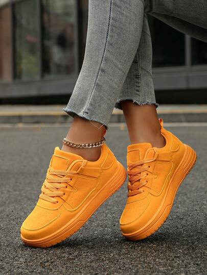 Sneak casual con punta gialla semplice da donna, leggero e comforabile per uso esterno e casual, adatto per l'uso quotidiano