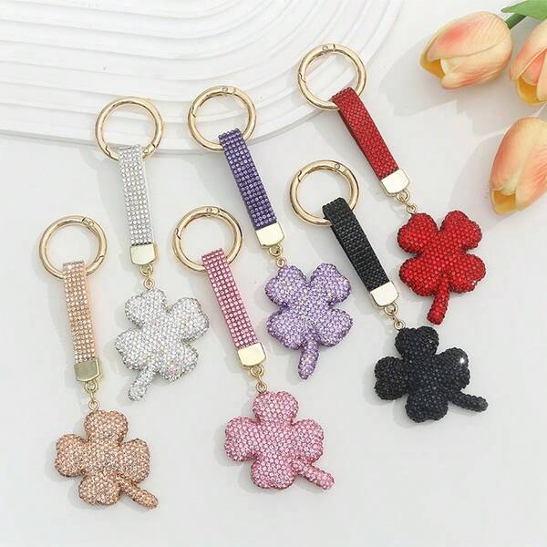 Glücksklee Schlüsselanhänger - Kristallbesetzter Anhänger mit goldenem Kreis und Strass Schlüsselband - Süßes Auto-/Haustürschlüssel Accessoire für Frauen und Mädchen - Perfektes Geschenk zum Geburtstag/Weihnachten/Valentinstag - Frühlings-/Sommer-Mode Accessoires und alltägliche Glücksbringer Taschenaccessoires Schlüsselbänder mit ID-Halter Autoaccessoires Taschenanhänger