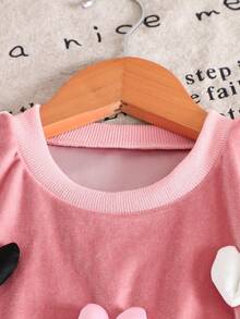 Conjunto de 2 Peças para Meninas para Outono/Inverno, Top de Manga Longa de Veludo com Padrão de Coração 3D e Acabamento de Renda, Calça Pantalona de Veludo, Conjunto Doce e Quente para Meninas