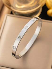 1 件时尚女士不锈钢五叶手链