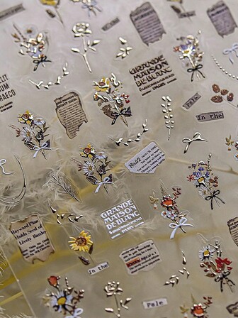 1 pieza Calcomanías de arte de uñas 3D inspiradas en carteles y periódicos vintage de otoño e invierno - Autoadhesivas, decoradas para mujeres y niñas, perfectas para manicuras DIY en casa o en el salón