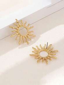 1 Pair Fashion Elegant Sunflower Stud Earrings - Silver - View 7