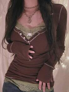 Women Lace Patchwork V Neck Henley Shirts Fall Y2K Teen Girl Half Button Front Slim Fit Long Sleeve Aesthetic Tops - 棕色 - 查看 3