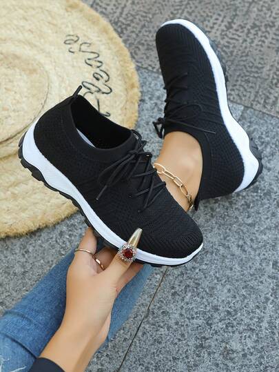 Zapatillas deportivas negras con cordones para mujer, transpirables y antideslizantes. Planas y ligeras, adecuadas para la escuela, correr, actividades ligeras, senderismo, fiestas, cenas, compras, citas y uso casual de moda.