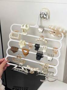 1/2/3 发夹发饰收纳架，壁挂式大容量多层收纳，可存放发夹和发带，是节日派对、生日、婚礼和性别揭晓派对的理想之选，也是送给朋友、家人和同事的完美礼物，是返校必备的收纳神器，时尚实用，适合各种场合的家居装饰，这款多功能发饰收纳架可提升您的空间格调，完美收纳您的头发必需品，方便取用，用实用又时尚的收纳方案庆祝每一个精彩瞬间。 - 白色 - 查看 5