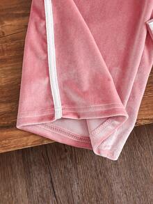 Conjunto de 2 Peças para Meninas para Outono/Inverno, Top de Manga Longa de Veludo com Padrão de Coração 3D e Acabamento de Renda, Calça Pantalona de Veludo, Conjunto Doce e Quente para Meninas