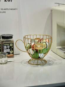 1个金属咖啡胶囊收纳架，杯形设计，黑色和金色可选，坚固的铁质结构，“COFFEE”标签装饰，非常适合咖啡角、厨房台面、家庭和咖啡馆使用 - 非常适合整理咖啡胶囊、日常冲泡必需品、派对聚会和节日聚会（圣诞节、咖啡爱好者日）