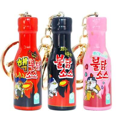 Creative Realistic Turkey Ramen Sauce Keychain Pendant, Miniature Instant Ramen Cream Sauce Resin Charm Bag Lanyards With Id Holder Car Accessories Bag Charms Christmas Gift