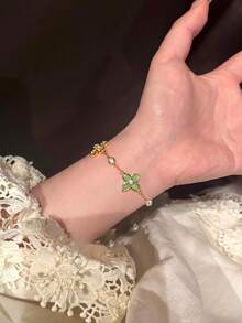 1 件法式复古新中式绿玛瑙和玉石镶嵌四叶花手链，优雅别致，适合女性日常、节日、派对佩戴、女友礼物 - 金色 - 查看 4