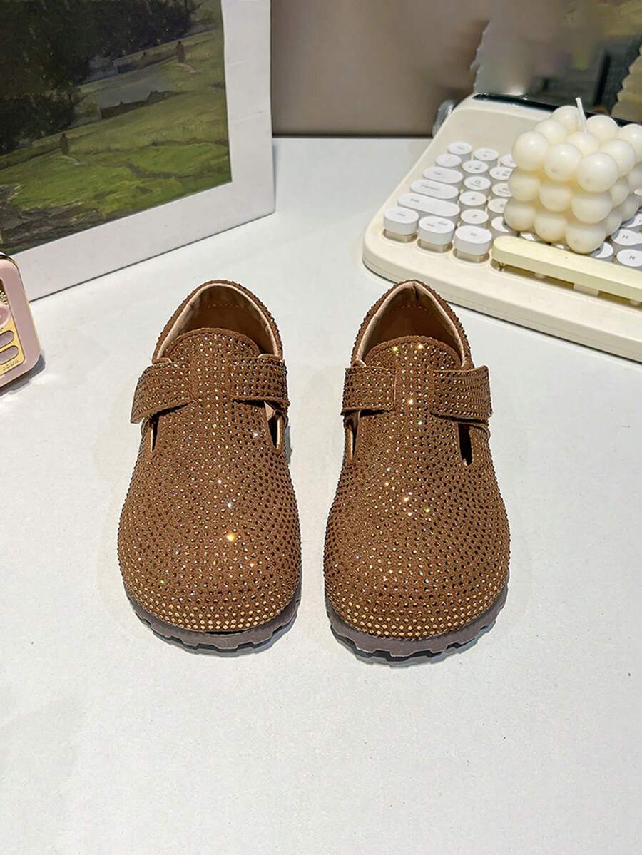 A Pair Of Foreign Girls' Fashion Rhinestone Shoes 2025 Autumn New Children's Soft Soles Comfortable Leather Shoes Casual Shoes Shoes - Brown - View 1