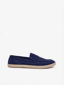 Mocassini da uomo disponibili nei colori cachi, blu, beige e blu navy
