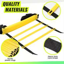 一套足球训练器材，包括绳梯、跳跃敏捷梯、敏捷梯、软梯、速度敏捷梯，以及足球训练标记盘，适用于足球和篮球踏步练习以及足球体能训练。