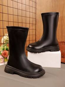 1 双女童经典黑色中筒靴，纯色柔软 PU 材质圆头厚底舒适防滑后拉链设计，时尚简约马靴适合日常、派对、休闲穿着，秋冬新款 - 黑色 - 查看 5