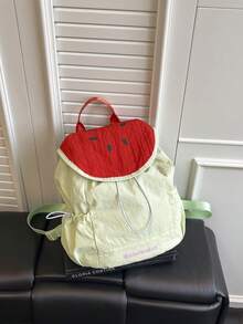 1 件新款休闲时尚背包，简单的开合，时尚的新款包包，青春时尚的款式，舒适的肩带，休闲时尚，非常适合带出去玩，也可以作为礼物送给朋友。