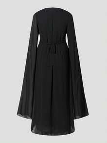 Faeriesty Kurvenreiches, elegantes Maxikleid mit V-Ausschnitt und extra langen Ärmeln für Damen in Große Größen mit aufwendiger Stickerei: Perfekt für große Hochzeiten, hochkarätige Geschäftsgalas, Abendempfänge, renommierte Wohltätigkeitsveranstaltungen und diplomatische Empfänge