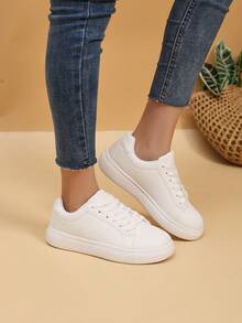 新款运动鞋，夏季百搭透气白色休闲鞋，男士运动平底鞋