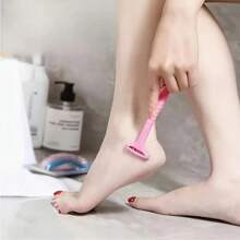 1 pieza/3 piezas Removedor de callosidades del talón, 1 pieza Herramienta de cuidado de pies Removedor de piel muerta Raspador de callosidades, Herramienta de pedicura, Máquina de pulido de talones, Herramienta de cuidado de pies en el hogar Profesional Cuidado perfecto de pies para piel muerta, dura y resquebrajada Regalo ideal Herramienta de pulido de pies Cepillo de pies 1 pieza Herramienta de eliminación de piel muerta de los pies Herramienta de cuidado de la piel Raspador de pedicura portátil de plástico, Herramienta de pedicura profesional (color y estilo aleatorios)