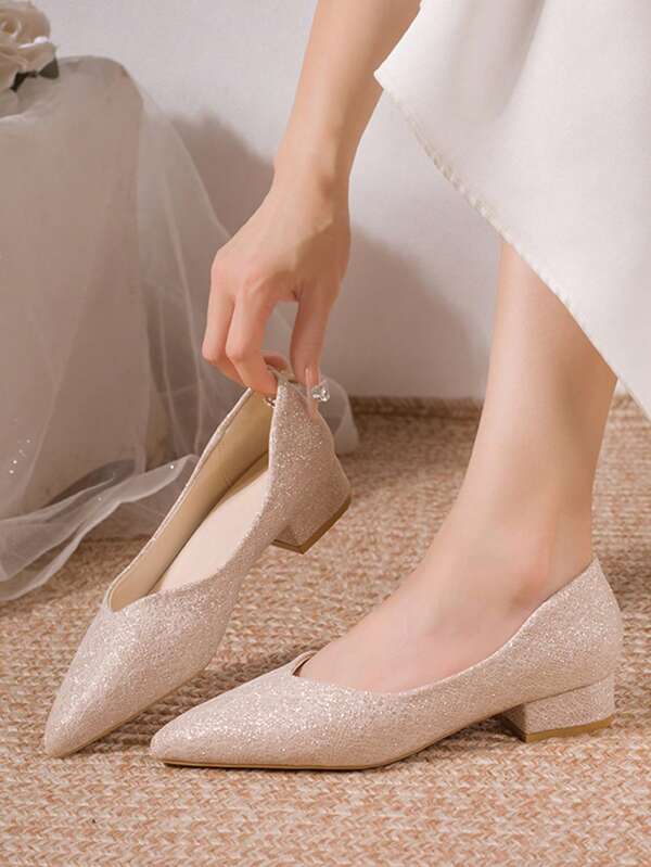 Zapatos de tacón grueso/medio elegantes de estilo chino para damas de honor, adecuados para vestidos de novia