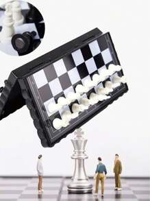 1pc Portable Magnetic Mini Chess-Foldable Lightweight Plastic Board Game, Suitable For Family Gatherings, Birthday Parties And Outdoor Games-Very Suitable For Parties, Weddings And Festivals.