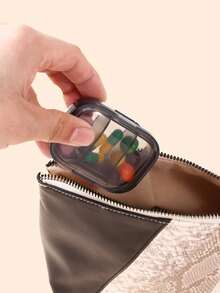 Mini cutie portabilă cu 3 compartimente pentru pastile, recipient pentru depozitarea tabletelor, cutie săptămânală pentru pastile, dozator de medicamente. Cutie pentru medicamente multifuncțională, cutie de depozitare pentru medicamente, cutie portabilă sigilată pentru medicamente, cutie de călătorie pentru medicamente, mini cutie portabilă de depozitare pentru pastile, cutie de călătorie impermeabilă și rezistentă la umiditate, cutie de depozitare pentru medicamente de călătorie