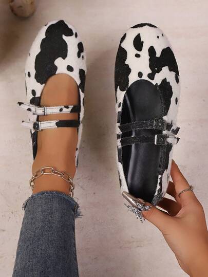 Damen Vintage Französische Mary Jane Ballerinas, weiche Leder Quadratische Zehenkappe Riemen mit Kunstperlen Dekor asymmetrisches Kuhflecken Muster Slip-On Schuhe