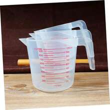 3 件塑料量杯套装，1/2/4 杯容量，可堆叠液体量杯，带毫升和盎司标记，非常适合烘焙和烹饪（3 件红线）