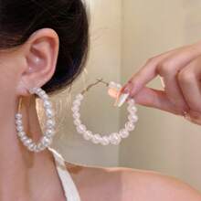 Elegant 1pc Faux Pearl Hoop Earrings For Women – Oversized Statement Jewelry With Graduated Circular Design, Lightweight Comfort Fit For Weddings, Photoshoots, Parties, Anniversaries – Classic And Accessory, Great Gift For Girls, Secure Clasp, Adds Glamour To Formal Looks, Ideal For Fashionistas And Pearl Lovers