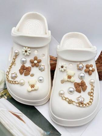 18pcs Hollow Out Clogs Accessories Set, Including Gold ABS Pearl Chain, Bow Knot, Bear, Flowers, Brown Flowers, Bow Knot, Pentagram, ABS Pearl Shoe Buckles, Multifunctional Shoe Clips For Women Sandals, Slippers, Beach Bags, Suitable For Holidays And Birthday Party Gifts