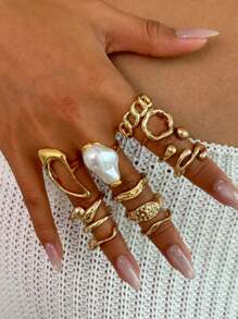 12 piezas Anillos de moda con perlas falsas de geometría suave y de gran tamaño, inspirados en el estilo vintage con tono dorado clásico para mujeres