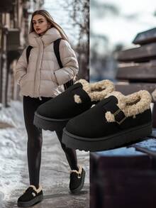 Botas de nieve para mujer, nuevas en invierno 2025. Botas cortas con cuello de piel, de color negro, cálidas, de punta redonda, con hebilla, forro térmico, suela de gamuza cómoda y antideslizante, plataforma de suela gruesa que aumenta la altura, tipo pan, talla grande