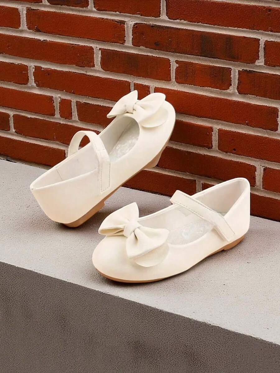 Zapatos de Ballet Transpirables y Antideslizantes para Bodas, Fiestas y Uniformes Escolares - Estilo Princesa Todo-Tiempo con Cierre, Parte Superior Duradera de PU y Suela TPR, Zapatos para Niñas - Beis - Ver 1