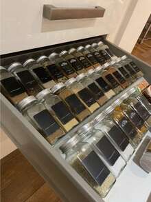 1/4 件多功能厨房抽屉式香料收纳架，节省空间的倾斜透明设计调味罐架，用于橱柜门/壁挂式存放香草和香料，坚固耐用，适用于厨房橱柜或台面、梳妆台橱柜收纳，非常适合厨房和浴室 - 無色 - 查看 9