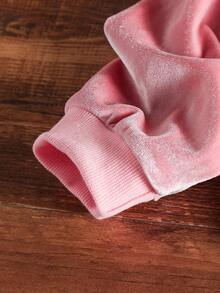 Conjunto de 2 Peças para Meninas para Outono/Inverno, Top de Manga Longa de Veludo com Padrão de Coração 3D e Acabamento de Renda, Calça Pantalona de Veludo, Conjunto Doce e Quente para Meninas