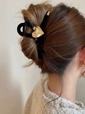 1pc Women Black Flocked Heart Letter X Criss-Cross Hair Clip, Simple & Fashionable For Daily Wear Hair Claw Winter Hair Accessories Fashion Claw Clips