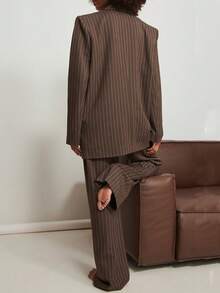 Bộ đồ nữ kẻ sọc dáng rộng, quần ống thẳng, hai mảnh, thích hợp cho công sở, đi làm, màu đất, mùa xuân. - Cà phê nâu - Xem 4