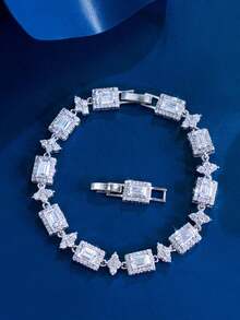 1 件女式闪亮白银镀 CZ 长方形网球链手链，新娘方晶锆石首饰，适合新娘、婚礼、订婚、宴会、派对、伴娘、圣诞节礼物