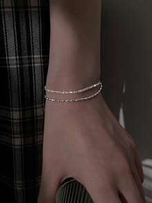 1条925纯银雕花串珠手链，优雅奢华，简约时尚，是女士约会、毕业礼物或日常佩戴的理想之选。