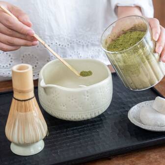 1pc/2pcs/4pcs Handmade Matcha Bowls Made Of High-Quality Ceramic, With Exquisite Pink And Blue Cherry Blossom Patterns. The Creative Spout Design Is Practical And Beautiful, Making It An Elegant Choice