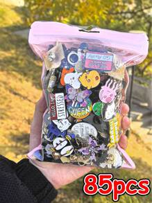 5/15/30/50/70/100 pièces Ensemble de broches/épingles assorties (pas de styles en double), insignes en alliage métallique, designs multi-styles : animaux, fruits, légumes, lettres, anime, motifs abstraits, convient pour la décoration, la collection et les petits cadeaux, accessoires scolaires et de bureau, chemises, vestes, bijoux, Noël, Halloween