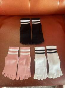 3 Pairs Women's Toe Separating Yoga Socks For Casual, Sports And Daily Wear, Soft Knit Fabric For All Season, Anti-Slip Five-Finger Grip Socks Suitable For Hospital, Gym, And Fitness Activities
