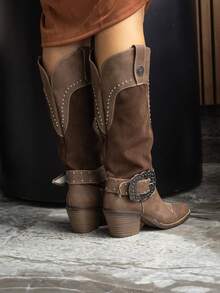 Botas vaqueras con hebilla western de media caña con remaches y bordado al frente 2 diferentes texturas tacón ancho y plataforma - Moka - Ver 6