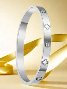 1 件时尚女士不锈钢五叶手链