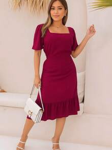 Vestido Midi Feminino Viscolinho com Forro Gola Quadrada Manga Curta com Babado