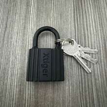 1 件重型挂锁，带 3 把钥匙 - 耐用哑光饰面 | 黑色防水防锈设计 | 适用于仓库、大门、笼子、棚屋、栅栏等。