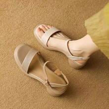 Sandalias retro sencillas de punta abierta y una sola tira para mujer, zapatos de verano cómodos con suela gruesa y suela suave.