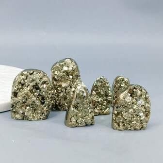 1 pieza Escultura de racimo de pirita de cristal natural - Adornos de piedra de cristal en bruto, Adornos de piedra cruda única dorada, Regalo navideño