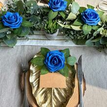 15/30 件人造玫瑰假花植物、花束、用于家居装饰、婚礼装饰、秋季装饰、花束 DIY、花环材料、糖果盒配件、秋季装饰、房间装饰、厨房配件、餐厅、卧室装饰、浴室配件、派对装饰、万圣节装饰、圣诞节装饰、新年装饰、新娘手捧花、校园装饰、户外花园配件（不含盒子）、含三片叶子 - 藍色 - 查看 11