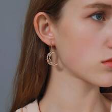 New Simple Sun And Moon Earrings - Unique Asymmetric Abstract Earrings Short Hollow Star And Moon Ear Clips - 黑色 - 查看 2