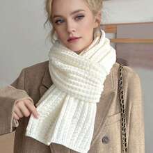 1 Stück gestrickter Schal für Frauen, vielseitiger, dicker warmer Schal, hochwertige unisex Halswärmerin mit zufälligen Logos, geeignet für Herbst/Winter