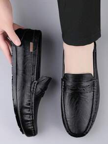 Fashionable & Versatile Slip-On Comfortable Breathable Men's Casual Loafers - Black - View 6